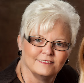Rhonda Voss Photo 9