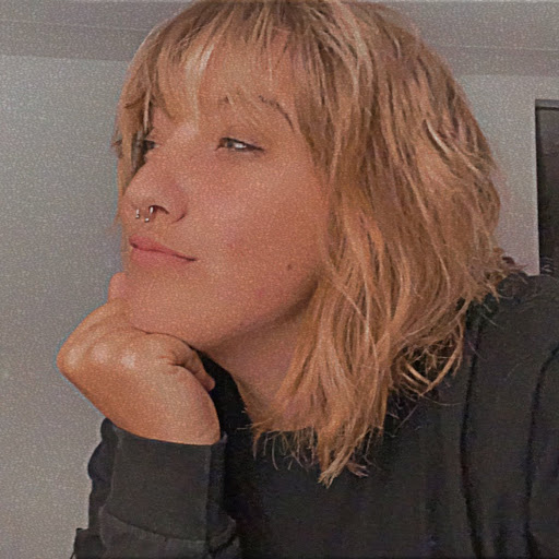 Amanda Lambert Photo 11