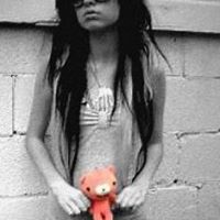 Liv Martin Photo 2