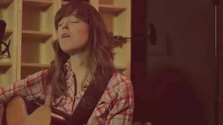 Emily Barker Photo 34