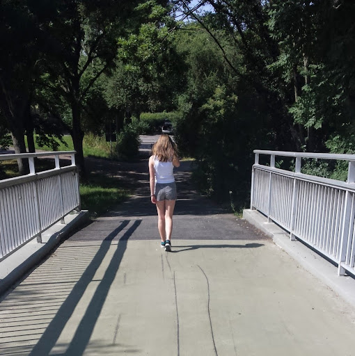 Julia Root Photo 6