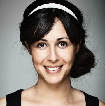 Esther Pizarro Photo 14