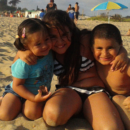 Claudia Carrion Photo 12