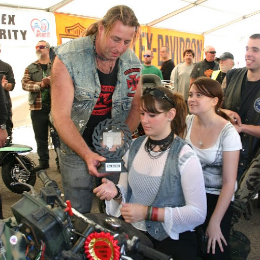 Dexter Martin Photo 14