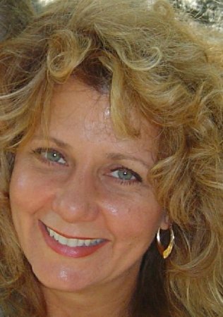 Julie Connor Photo 17