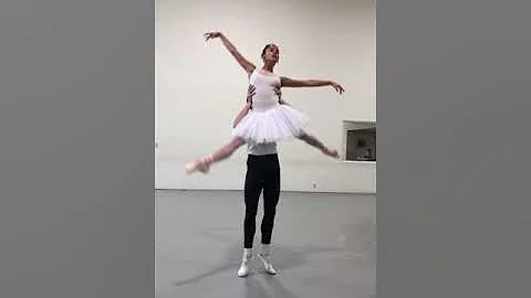 Emma Garrison Photo 22