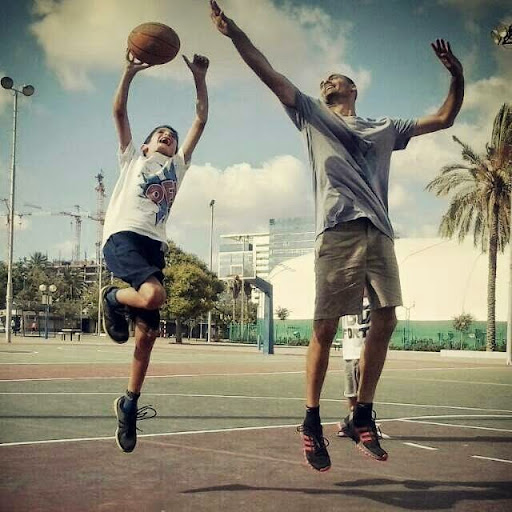 Eli Abraham Photo 9