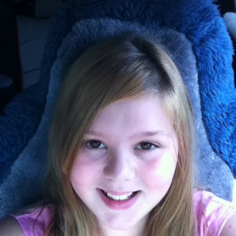 Natalie Shields Photo 11