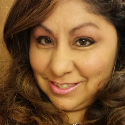 Cynthia Vela Photo 9