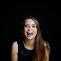 Laura Line Photo 2