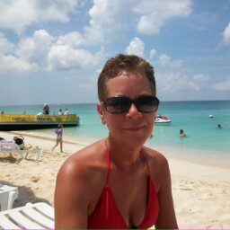 Vicki Jones Photo 15