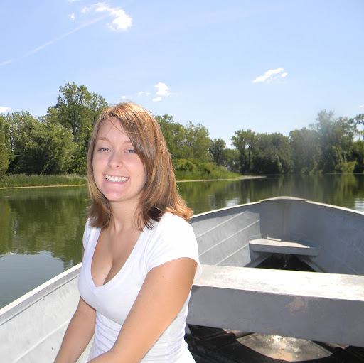 Leah Williams Photo 17
