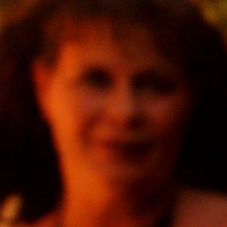 Lara Ward Photo 13