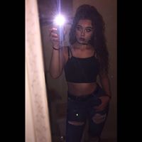 Nicole Evans Photo 5