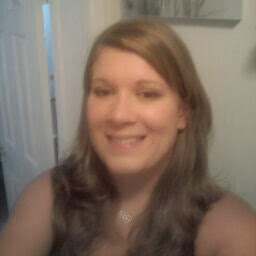 Michelle Lynch Photo 11