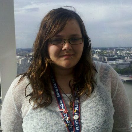 Kelly Schram Photo 10