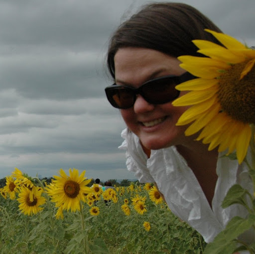 Courtney Carlson Photo 9
