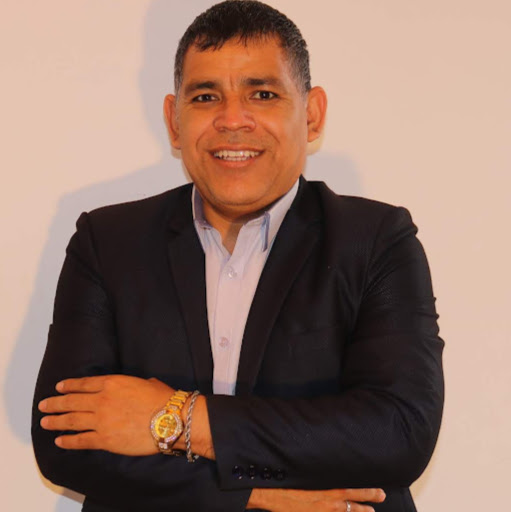 Henry Orellana Photo 8