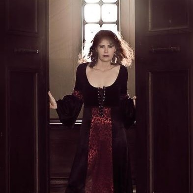 Sarah Wilson Photo 13