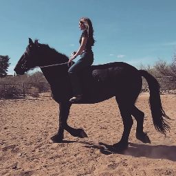 Emma Turner Photo 16