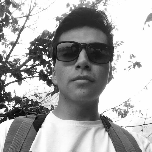 Erik Gomez Photo 13