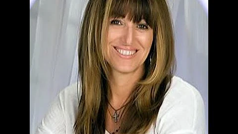 Beth Lynch Photo 37