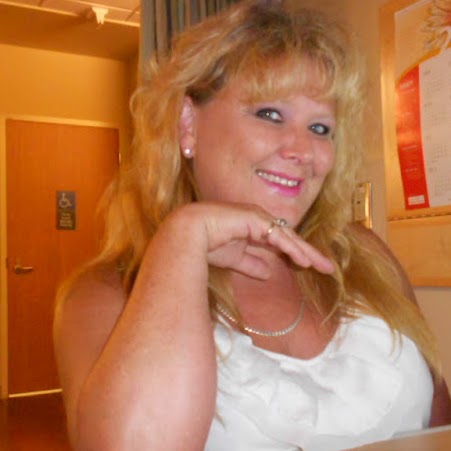 Terri Darling Photo 6