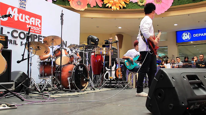 Renzo Acosta Photo 21