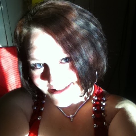 Jessica Logue Photo 15