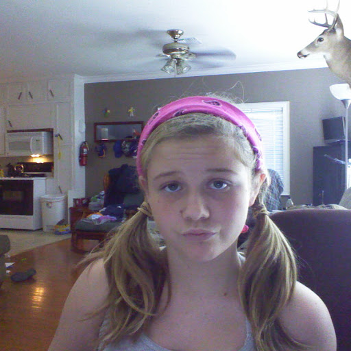 Hallie Martin Photo 13