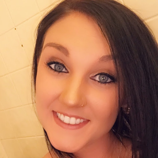 Leah Tucker Photo 14