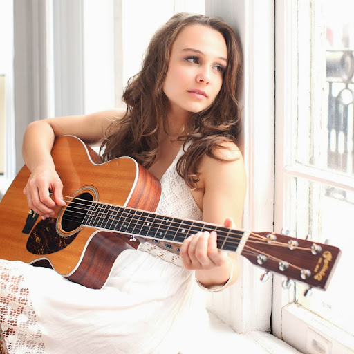 Amy Regan Photo 6