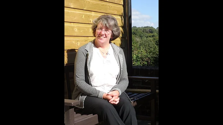 Suzanne Owen Photo 35