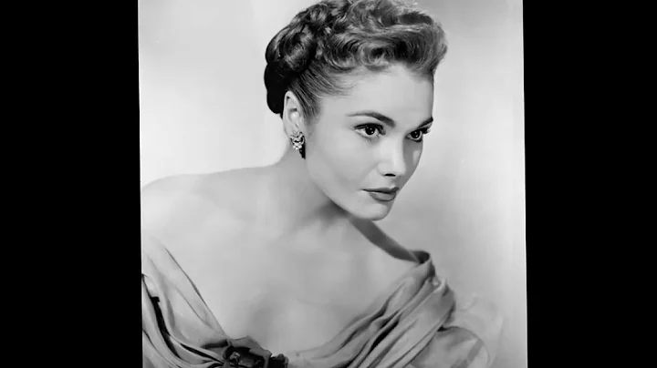 Valerie Farr Photo 25