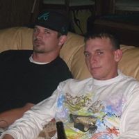 Travis Cheek Photo 4