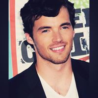 Ian Harding Photo 5