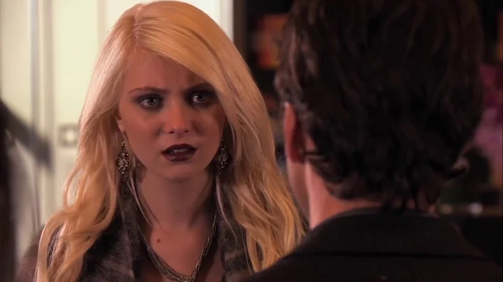 Jennifer Humphrey Photo 37