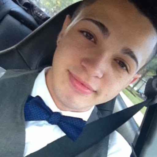 Carlos Melgar Photo 9