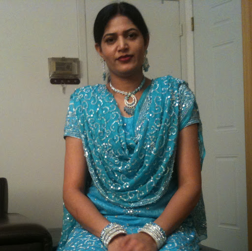 Jaswinder Kaur Photo 13