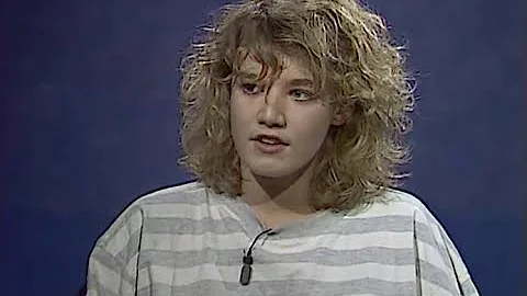 Emily Lloyd Photo 30