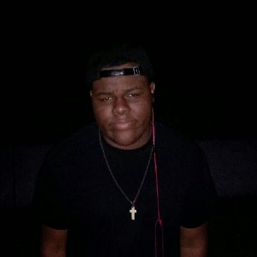 Cameron Sanders Photo 15