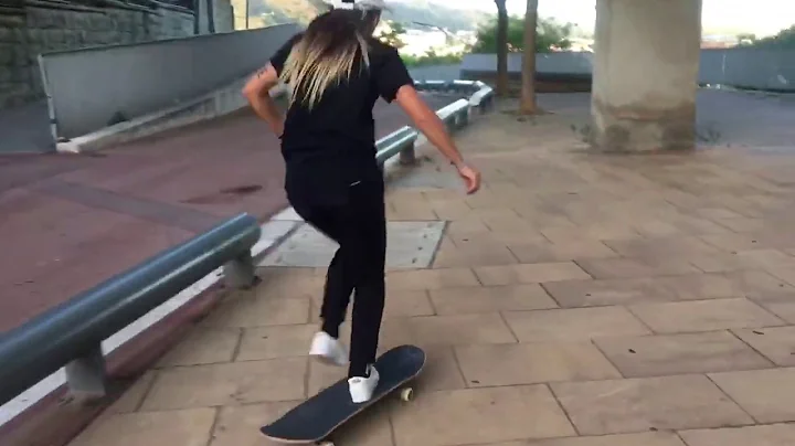 Melisa Ruiz Photo 32