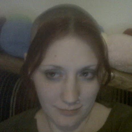 Holly Benton Photo 16