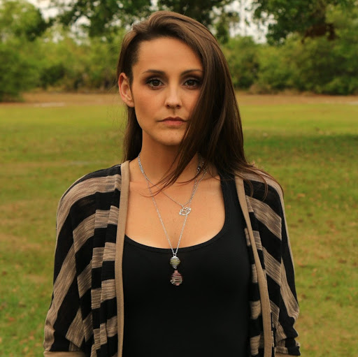 Alyssa May Photo 14