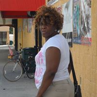Esther Hayes Photo 1
