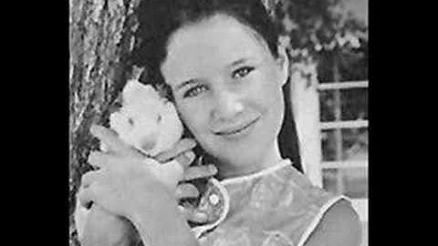Lori Martin Photo 39