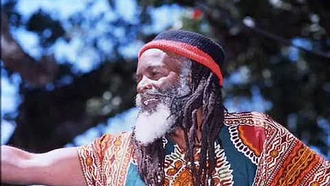 Bernard Collins Photo 32