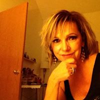 Julie Valenti Photo 8