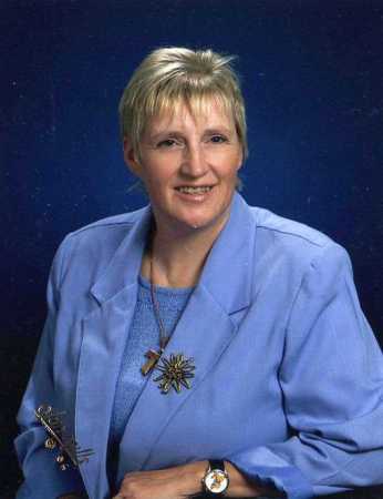 Lorna Edwards Photo 17