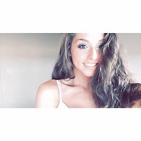 Molly Stanton Photo 2